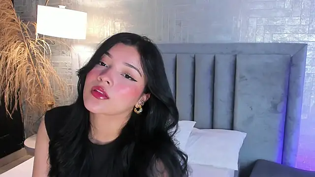 Snapshot of EmmaBlossom chatting on 05-06-26, 12:42 EmmaBlossom online show from 05-06-26, 12:42