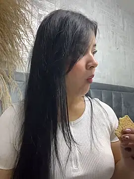 EmmaBlossom online show from 02-18-26, 01:18