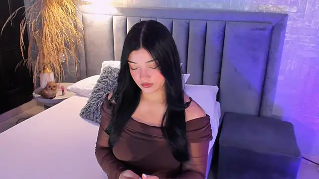 Snapshot of EmmaBlossom chatting on 04-19-26, 12:28 EmmaBlossom online show from 04-19-26, 12:28