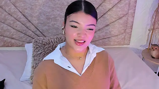 EmmaBlossom online show from 12-19-25, 04:09