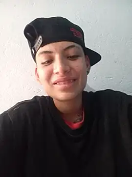 Snapshot of Owen_tomboy chatting on 10-09-25, 01:55 Owen tomboy online show from 10-09-25, 01:55