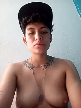 Snapshot of Owen_tomboy chatting on 10-20-25, 08:09 Owen tomboy online show from 10-20-25, 08:09
