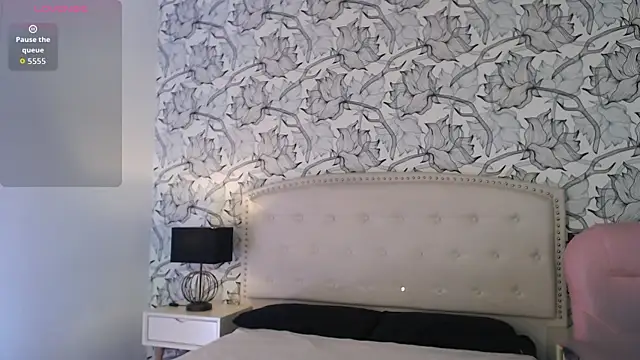 Adrianna5  online show from 11-06-25, 11:03