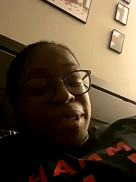 Snapshot of TuttiBoo03 chatting on 09-24-25, 06:25 TuttiBoo03 online show from 09-24-25, 06:25