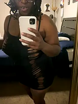 Snapshot of TuttiBoo03 chatting on 11-06-25, 03:27 TuttiBoo03 online show from 11-06-25, 03:27