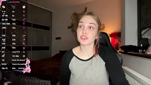 EvaCarter1 online show from 11-30-25, 01:56