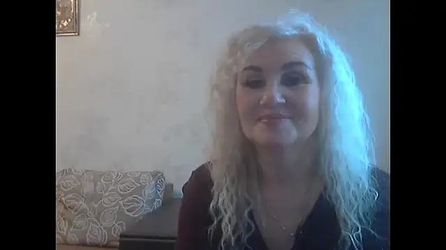 Snapshot of LadySexyBlond chatting on 05-04-26, 04:21 LadySexyBlond online show from 05-04-26, 04:21