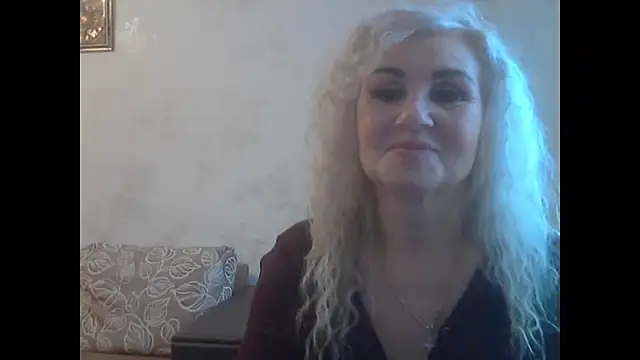 Snapshot of LadySexyBlond chatting on 05-11-26, 05:31 LadySexyBlond online show from 05-11-26, 05:31