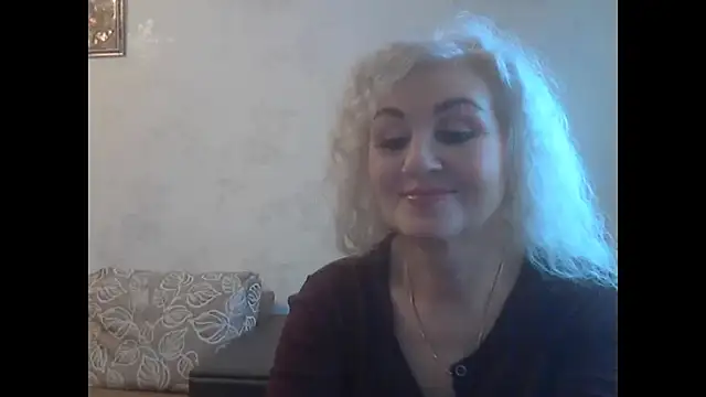 Snapshot of LadySexyBlond chatting on 05-11-26, 02:56 LadySexyBlond online show from 05-11-26, 02:56