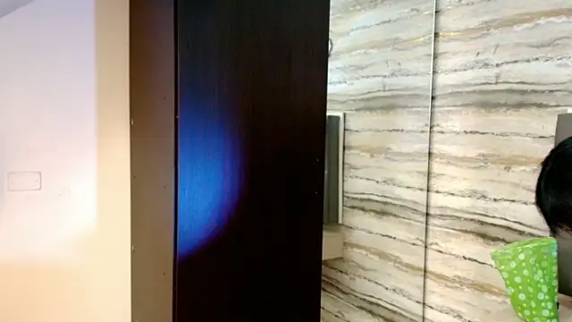 Lovers 21 online show from 11-17-25, 11:42