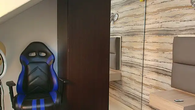 Lovers 21 online show from 01-11-26, 03:13