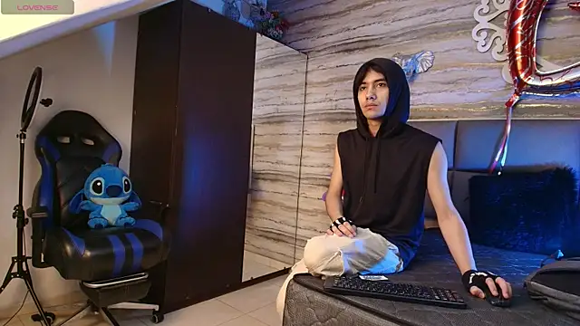 Lovers 21 online show from 02-19-26, 04:09