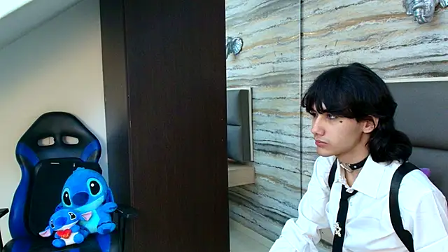 Lovers 21 online show from 12-21-25, 04:25