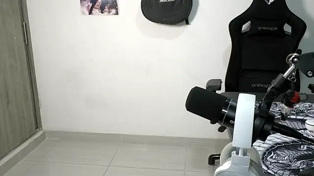 Lovers 21 online show from 07-22-26, 03:52