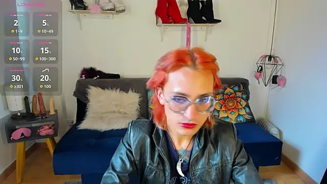 Snapshot of Moon_Fox chatting on 11-01-25, 08:36 Moon Fox online show from 11-01-25, 08:36