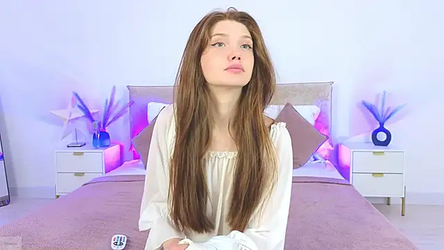Snapshot of Nicole_Broown_ chatting on 09-29-25, 10:04 Nicole Broown online show from 09-29-25, 10:04