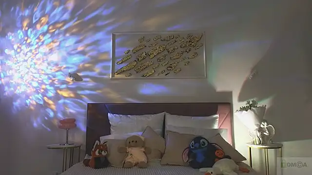 Nicole Broown  online show from 12-04-25, 09:14