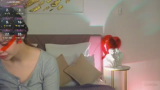 Nicole Broown  online show from 02-28-26, 09:03