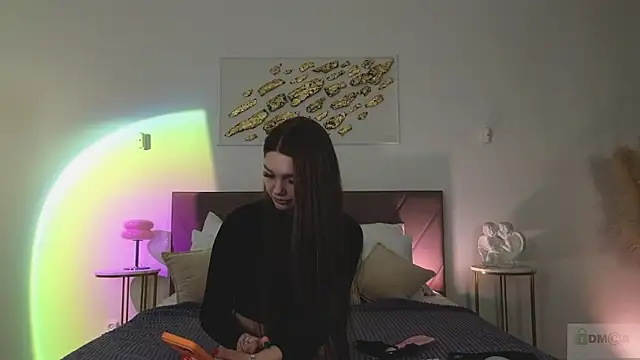 Nicole Broown  online show from 02-13-26, 09:04