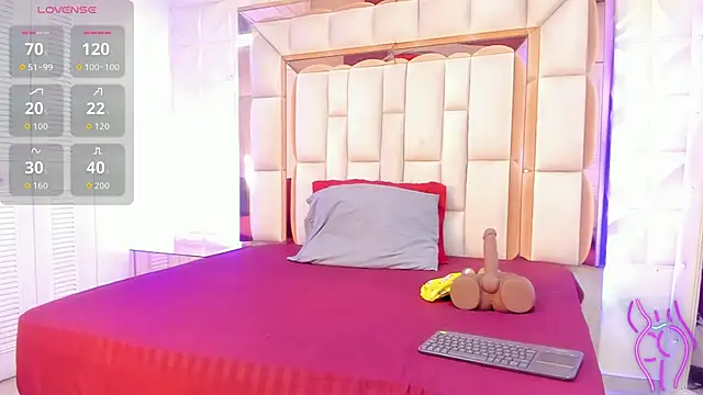 Sarah Adamss online show from 11-19-25, 12:27