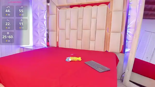 Sarah Adamss online show from 10-13-25, 01:02