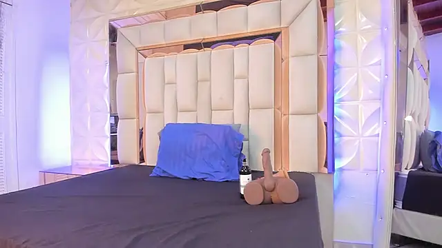 Sarah Adamss online show from 11-23-25, 12:26