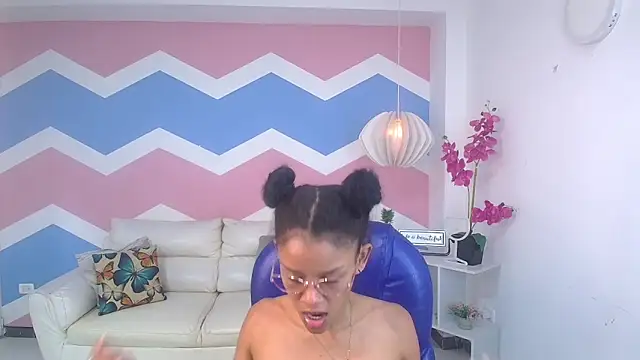 adisson petite1 online show from 10-06-25, 12:28