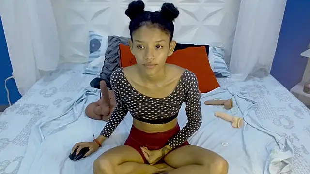 adisson petite1 online show from 01-06-26, 11:20