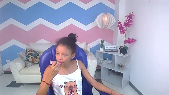 adisson petite1 online show from 10-07-25, 12:17