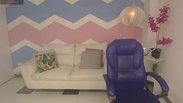 adisson petite1 online show from 10-01-25, 11:19