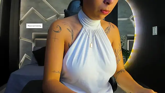 Snapshot of RousseGil_ chatting on 10-23-25, 11:09 RousseGil online show from 10-23-25, 11:09