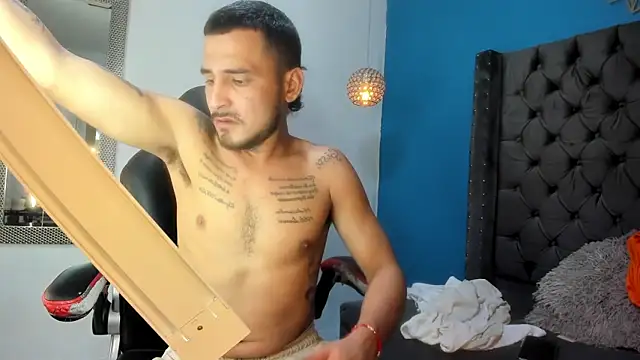 Snapshot of Kevinfox23cms chatting on 10-21-25, 05:18 Kevinfox23cms online show from 10-21-25, 05:18