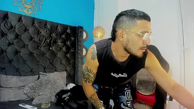 Snapshot of Kevinfox23cms chatting on 10-30-25, 07:50 Kevinfox23cms online show from 10-30-25, 07:50