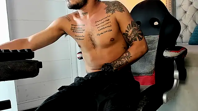 Snapshot of Kevinfox23cms chatting on 09-30-25, 06:41 Kevinfox23cms online show from 09-30-25, 06:41