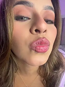 Snapshot of itsdanividarte chatting on 05-30-26, 01:56 itsdanividarte online show from 05-30-26, 01:56