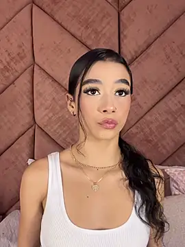 Snapshot of ChloeRosses chatting on 02-03-26, 03:37 ChloeRosses online show from 02-03-26, 03:37