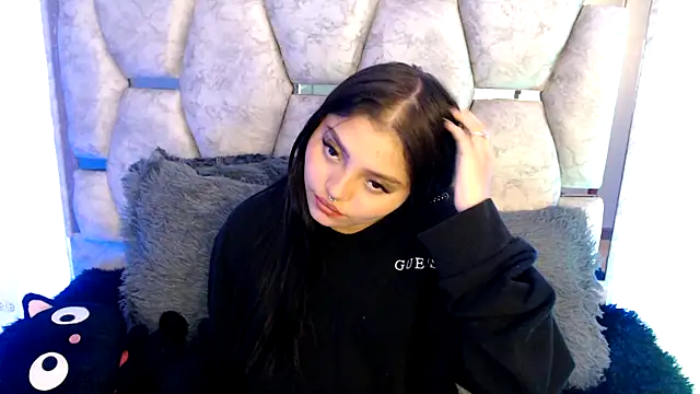 AnalyMilles online show from 03-24-26, 05:07