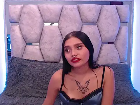 AnalyMilles online show from 10-30-25, 01:37