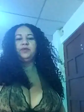 Snapshot of MEYBELLATINA chatting on 05-08-26, 10:35 MEYBELLATINA online show from 05-08-26, 10:35