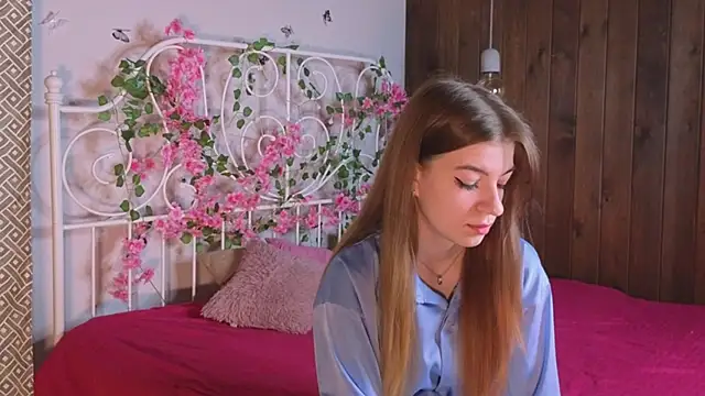 Snapshot of TawanaWalleck chatting on 10-07-25, 07:04 TawanaWalleck online show from 10-07-25, 07:04