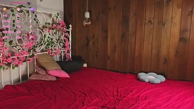 Snapshot of TawanaWalleck chatting on 10-13-25, 06:42 TawanaWalleck online show from 10-13-25, 06:42