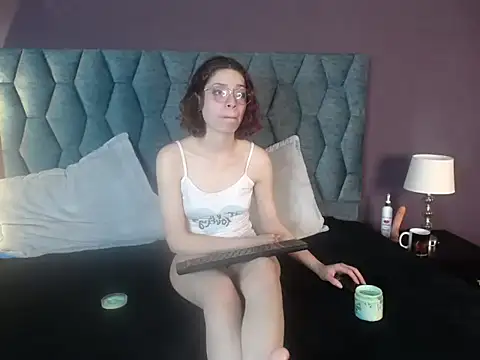 sophie blaake online show from 10-16-25, 03:15