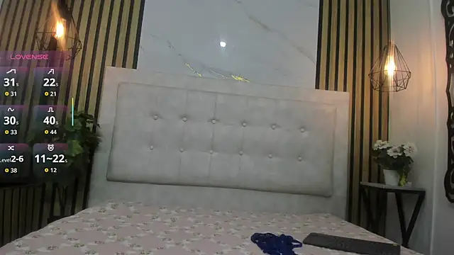 Nyra 18 online show from 12-20-25, 12:52