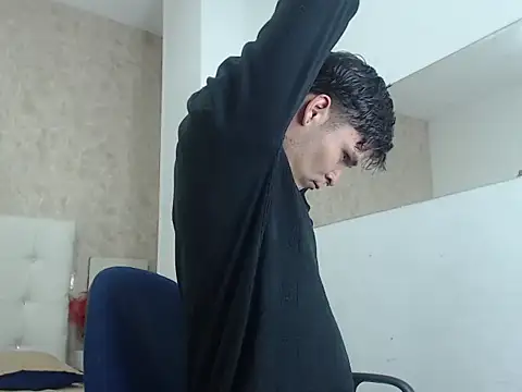 Aaron Foxxx online show from 12-18-25, 08:01