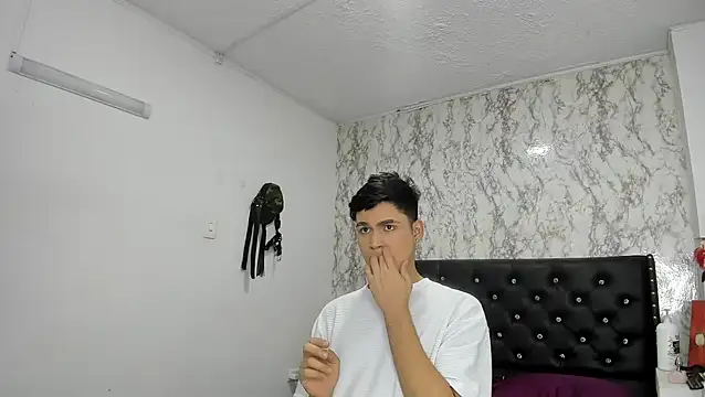 Aaron Foxxx online show from 11-07-25, 01:26