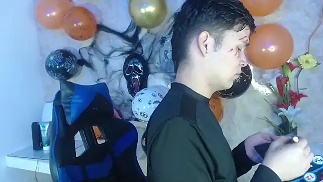 Aaron Foxxx online show from 10-26-25, 05:46