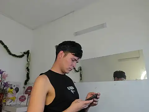 Aaron Foxxx online show from 12-23-25, 12:33