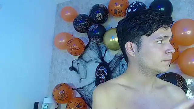 Aaron Foxxx online show from 10-30-25, 01:09