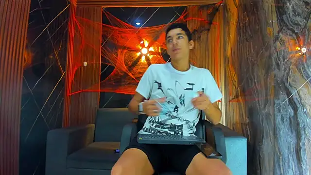 Stiben boy online show from 10-21-25, 03:28