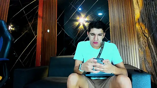 Stiben boy online show from 10-18-25, 02:57